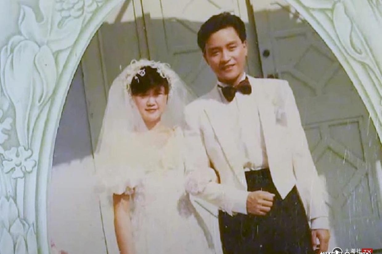 张国荣1985年绝密婚照曝光 与女歌迷教堂门前手挽手超甜蜜 哥哥 张国荣1985年绝密婚照曝光 与女歌迷教堂门前手挽手超甜蜜 哥哥