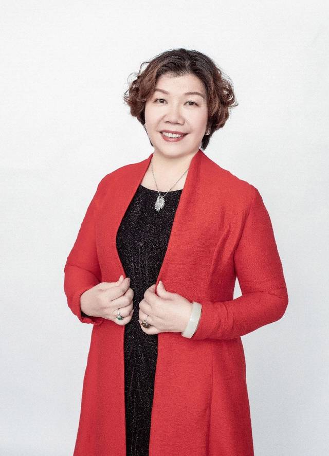德福康集团董事长陈小燕女士