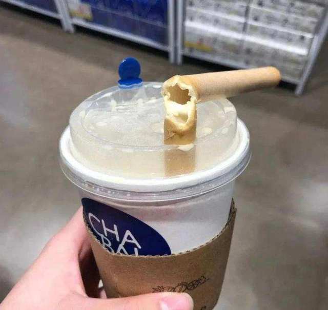 王帅哥爱喝奶茶