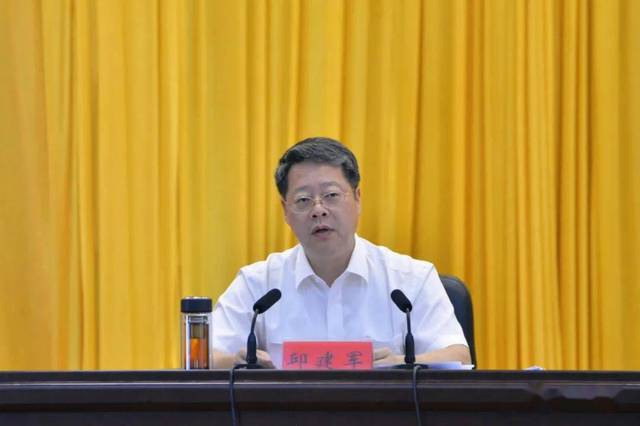 刘定辉要求,各地各部门要高度重视殡葬改革工作,进一步