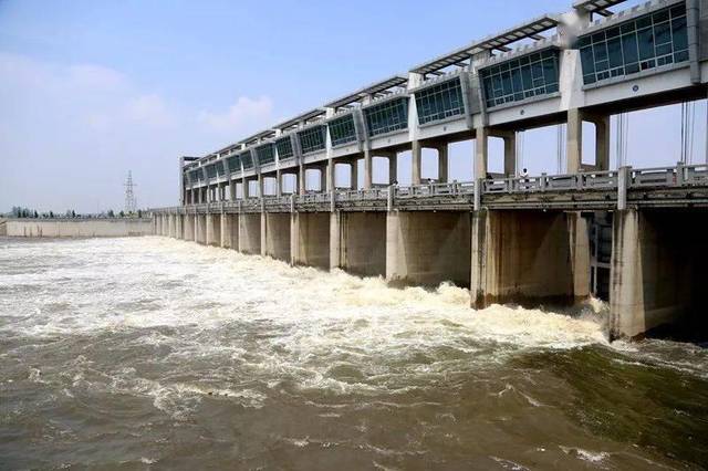 颍上县启用三大行蓄洪区 黄琦宣布开闸泄洪