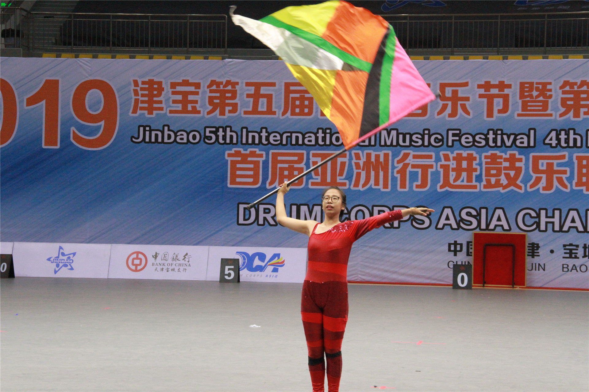 中国乐手推荐津宝音乐节行进艺术旗舞个人赛展示
