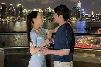 吉娜郎朗深情对望超幸福