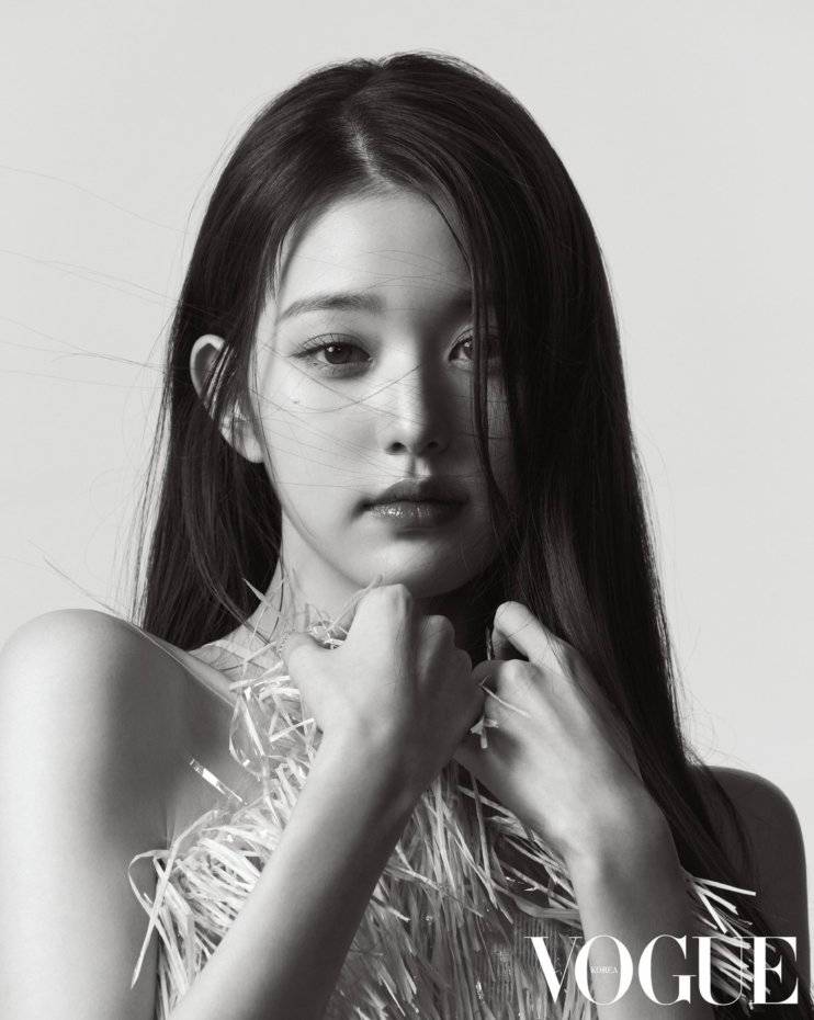 美神!IVE登《Vogue Korea》开年刊 又美又高级-搜狐大视野-搜狐新闻