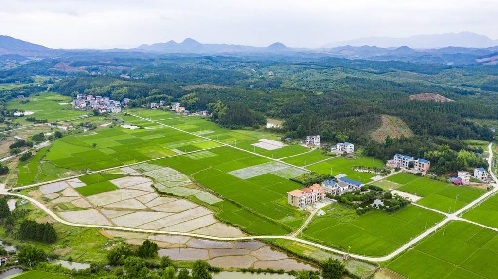 近年来,江西省吉安市吉水县水南镇持续加大农村基础设施建设力度,扎实