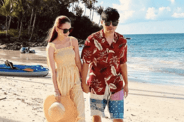 周杰伦昆凌海边散步 夫妻俩露出甜蜜笑容