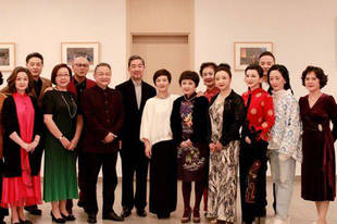 87版红楼梦演员重聚 张国立陪妻子邓婕现身