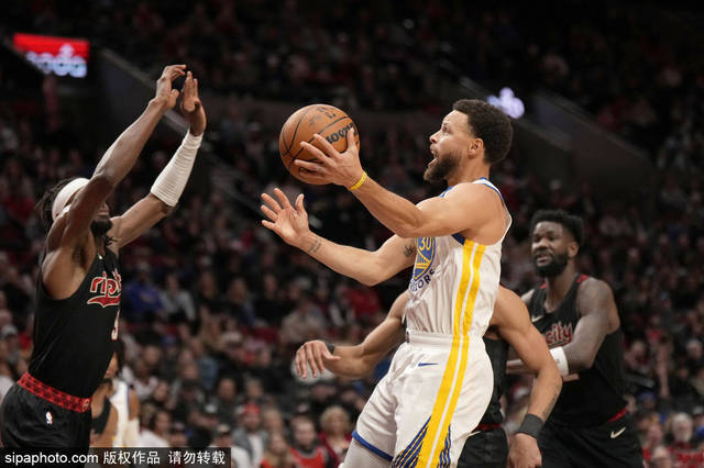 勇士胜开拓者 库里透支手感跌入冰点