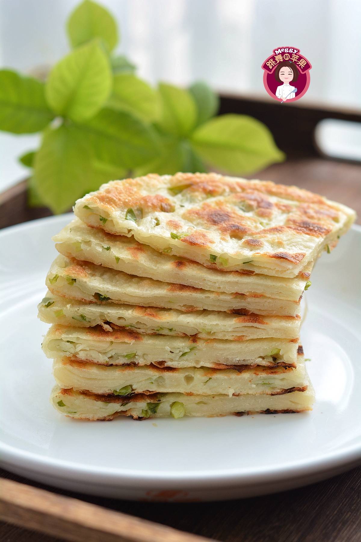 外酥里嫩的葱花饼,凉水还是热水揉面?跟我学,全会了