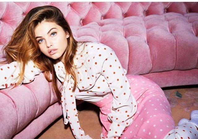 复出后小腿粗壮变硬伤,如今从超模界消失_赛琳