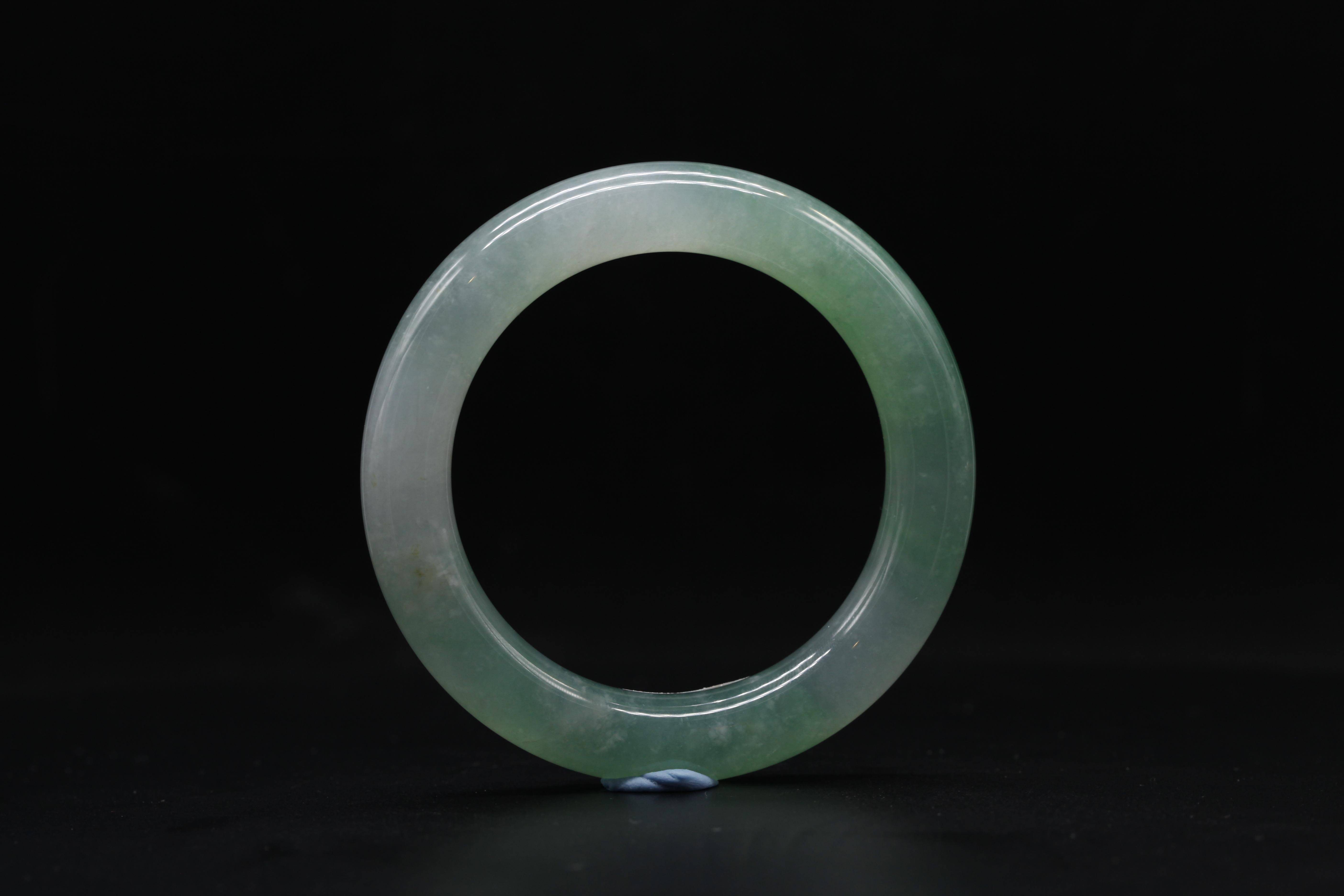 翡翠圈是如何修炼成翡翠手镯的