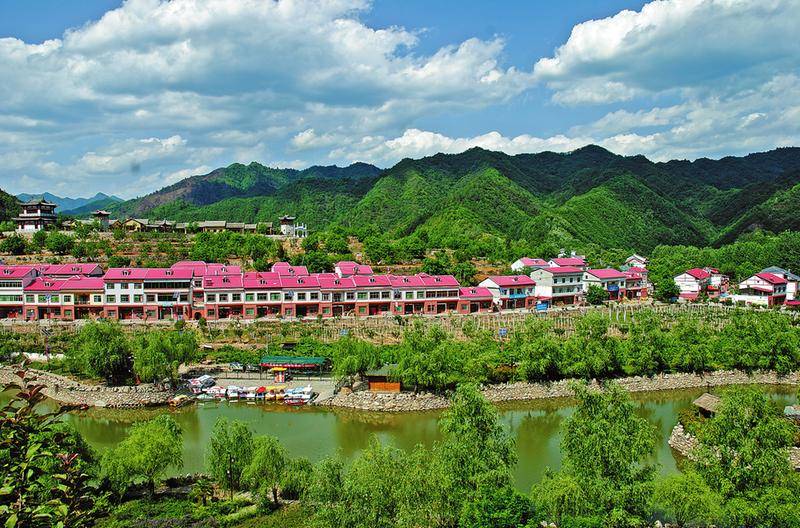 商南县农村人居环境整治开启"美颜"模式