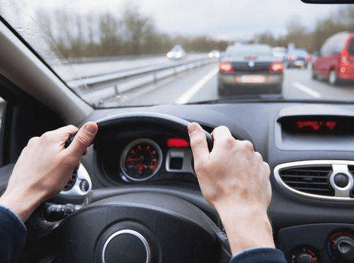 尤其是开车在路上节省时间!