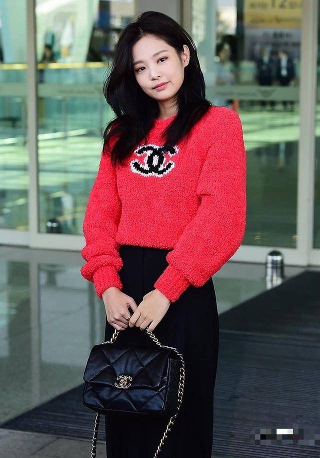 人间香奈儿金智妮,她背过的香奈儿包包真的好多!风格迥异又好看