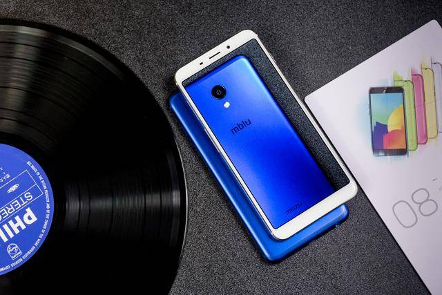 魅族第一部全面屏手机是它,这样的设计大家觉得还ok吗?_魅蓝