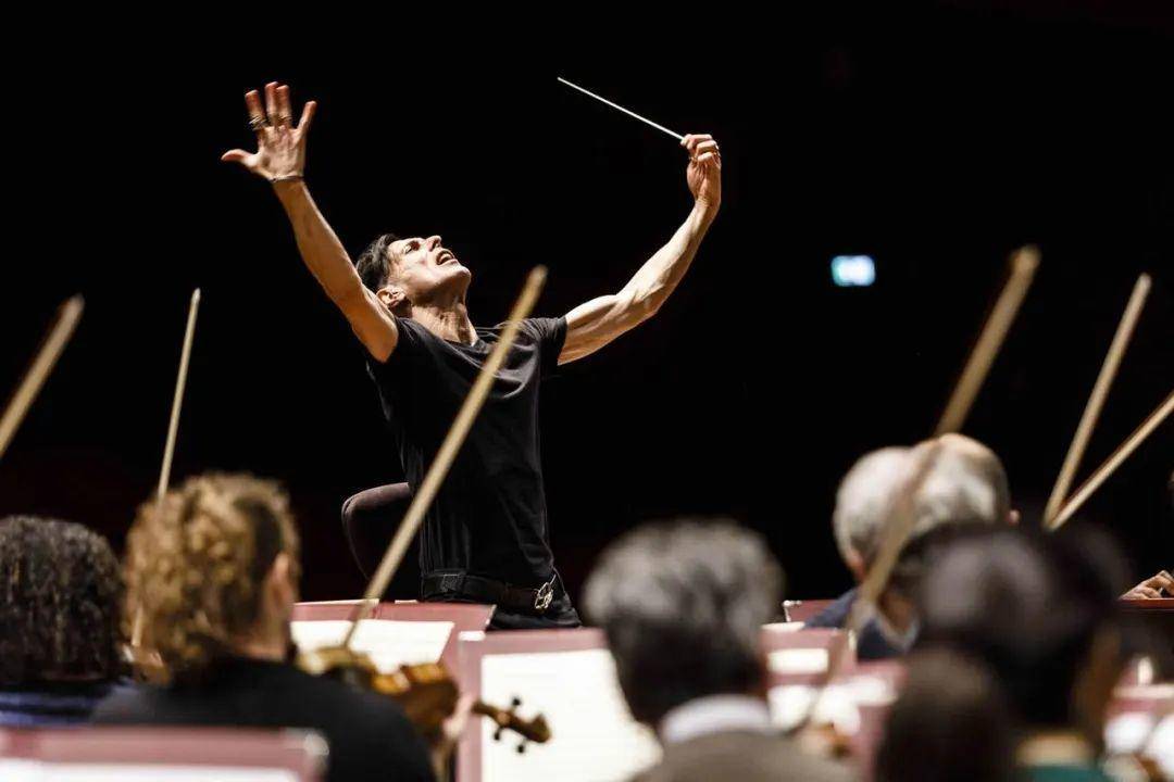 致敬:ezio bosso.音乐教会我们最重要的事情:聆听ezio bosso.