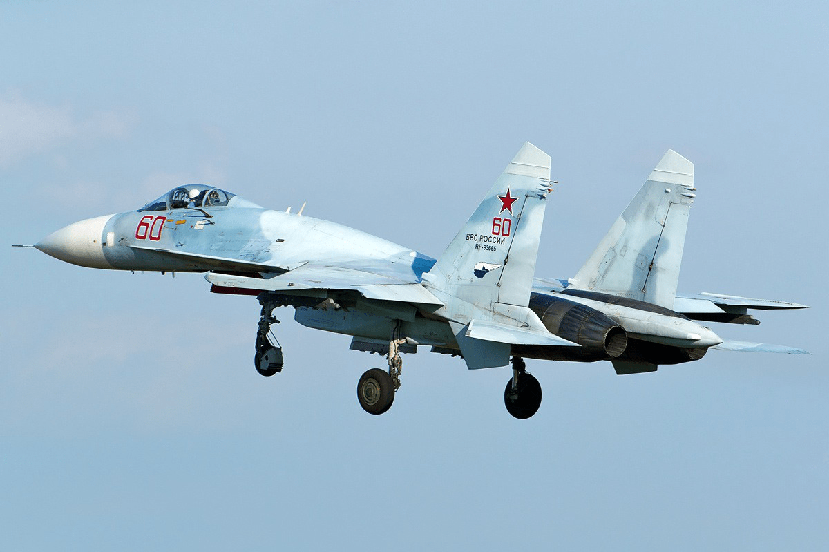 图为苏-27