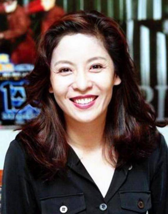 原创向太陈岚为何能让李连杰刘德华梅艳芳甘愿认她做大姐大