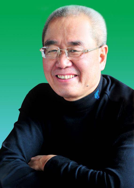 杨育新他说,办现场笔会,让书画爱好者直接接触到心仪的书画家,可以