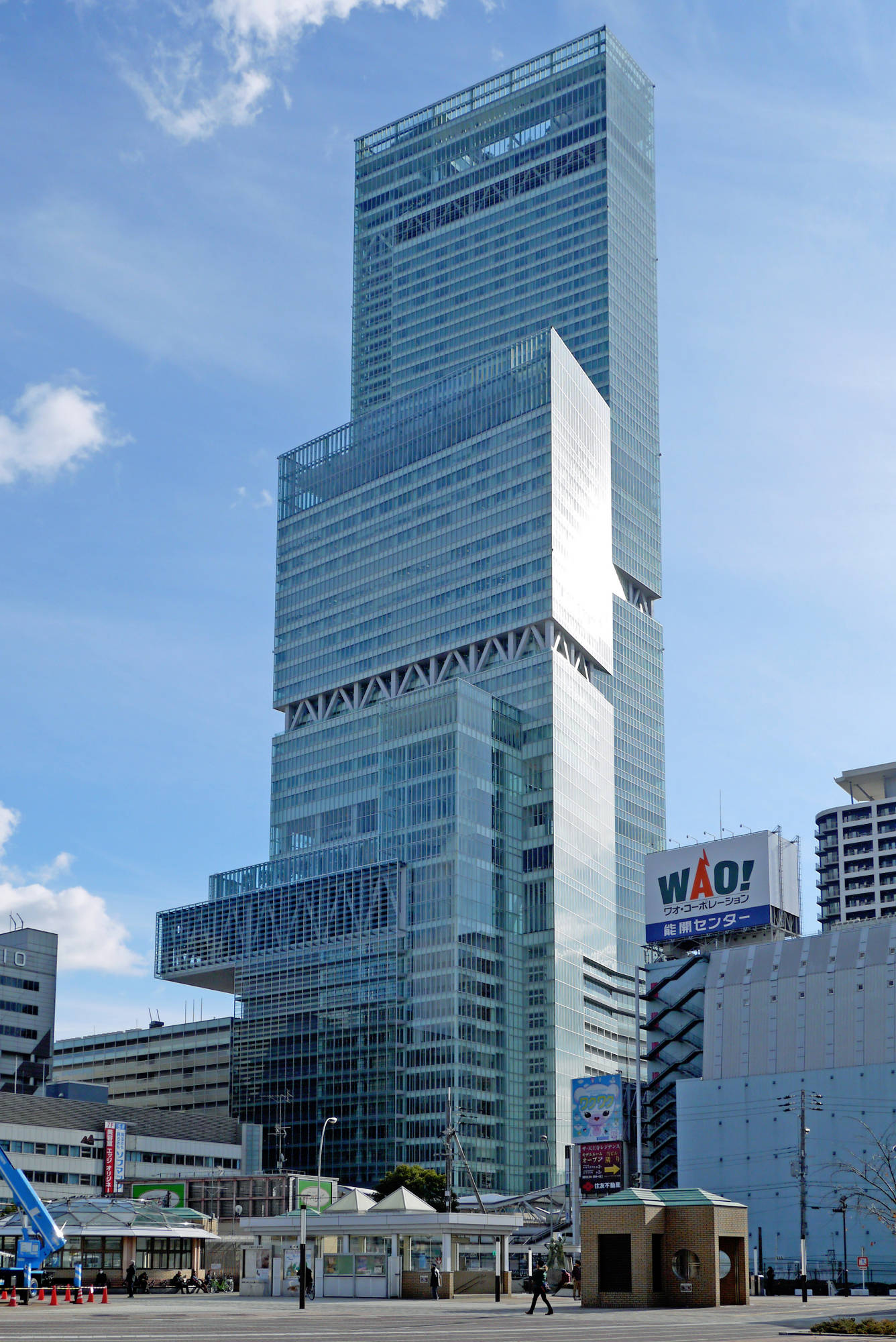 日本唯一超高层大楼:耗资50亿称霸日本6年,却输给62年前的铁塔