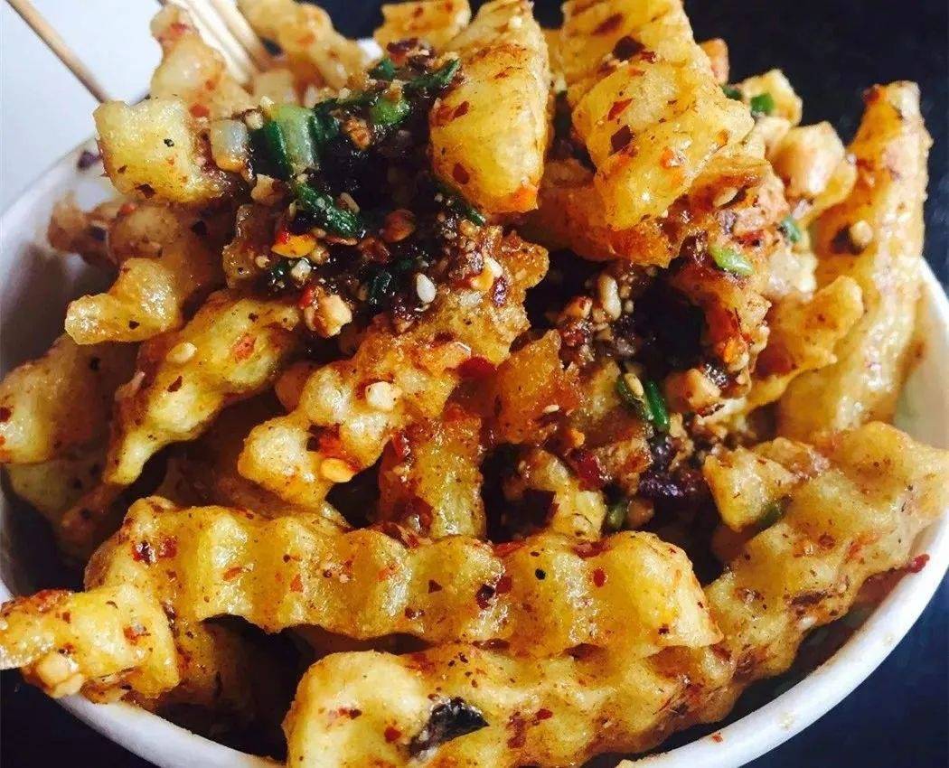 开胃菜:炸洋芋一个简简单单的土豆,云南人能弄出108种花式不重样的吃