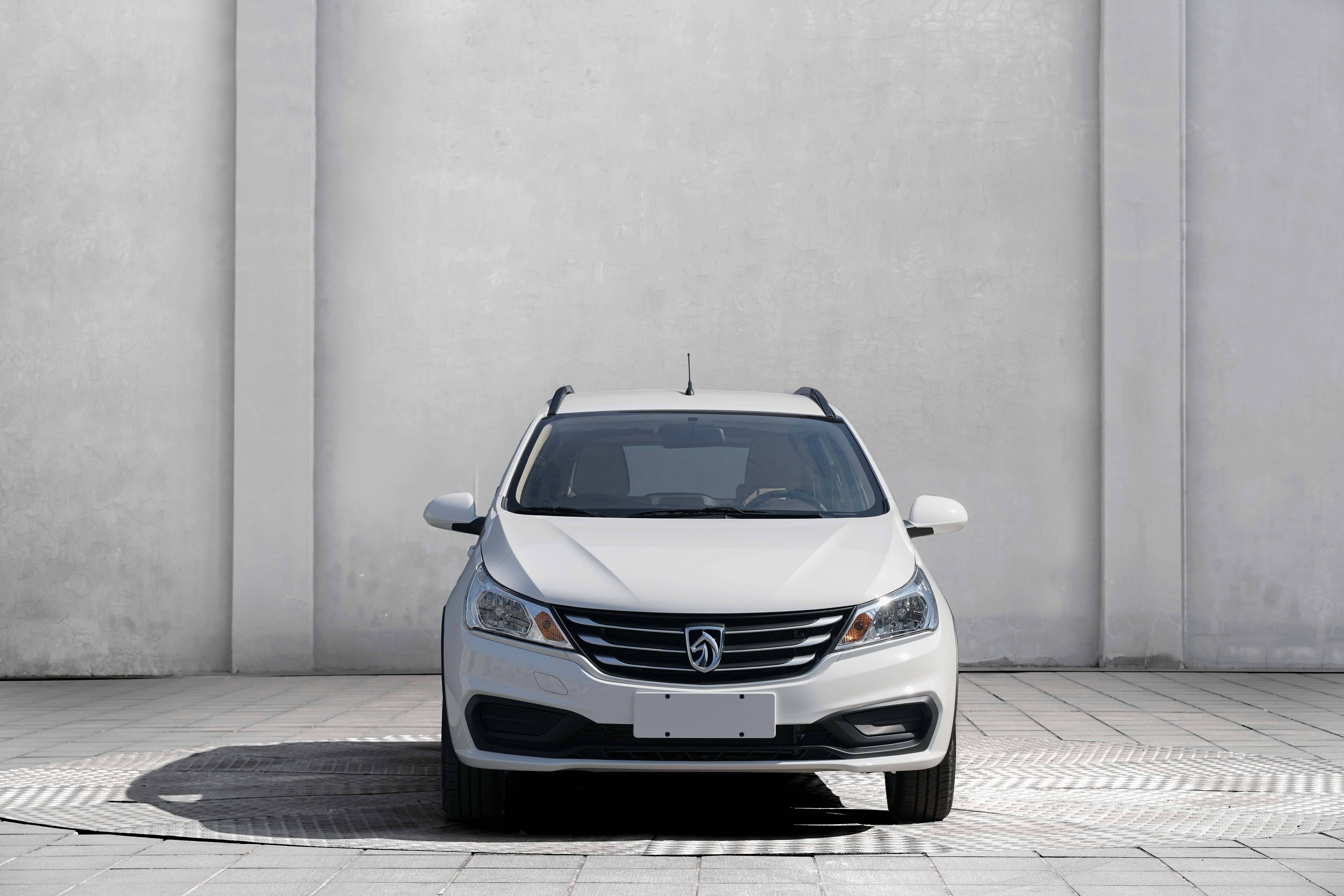 宝骏310w好不好?省油还有大空间,预算不多就它了