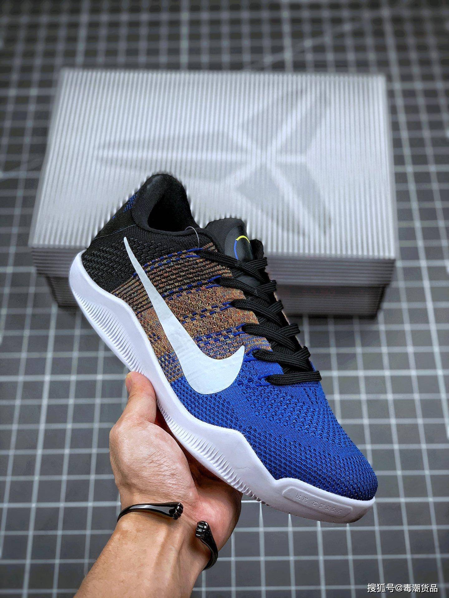 球鞋回顾科比11代黑人月配色内置实战zoom气垫露娜缓震