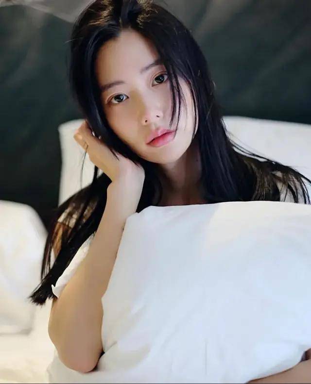 李成敏,韩国国宝美女