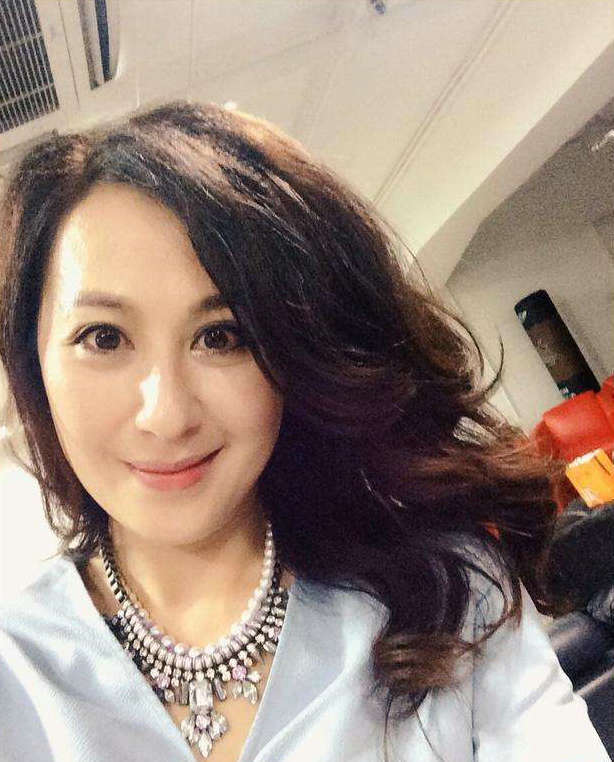 因嫌张卫健穷而分手的tvb老戏骨,嫁富豪破产,今在新剧中跑龙套_江欣燕