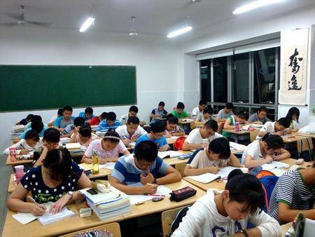 高中上晚自习有三个必要性，高一新生家长要支持，学生要珍惜_时间