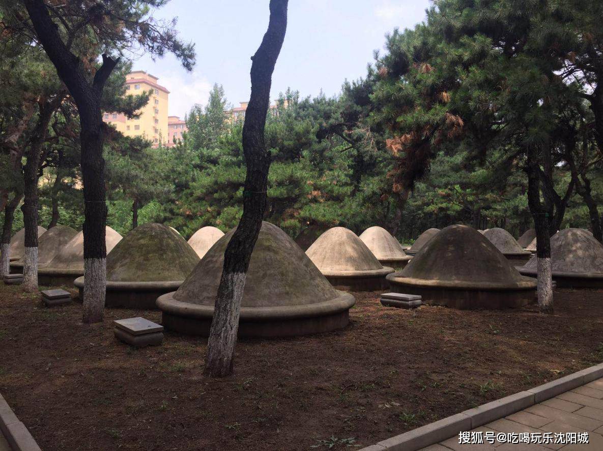 邱少云烈士墓来自英雄后代的鲜花董必武题词苏联烈士墓纪念碑返回搜狐