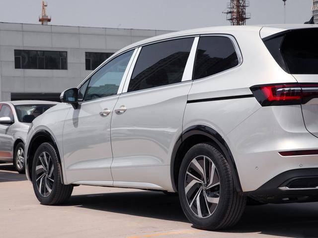 40万预算不知买啥车大众威然即将上市它可有点不一样