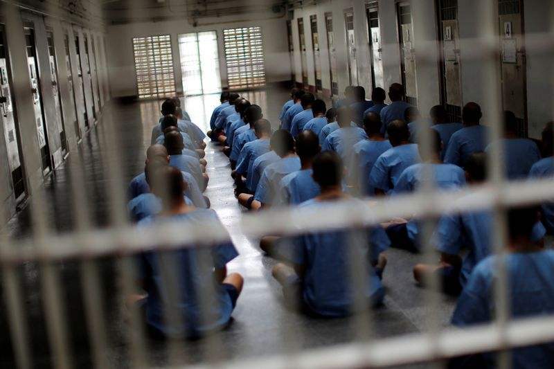 泰国疫情缓解监狱系统将恢复探监
