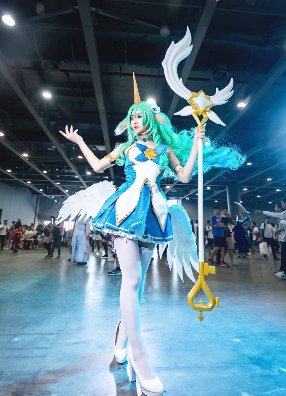 原创lol真人版星之守护者有这奶妈保护分分钟输出过万