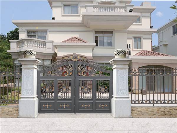 铝艺和铁艺别墅大门对比有哪些优点呢
