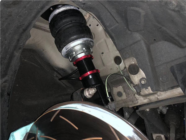 气压减震李洋讲述斯巴鲁sti改装airbft空气悬架避震器品牌效果案例