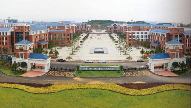 实景图◎毕节一中篮球场实景图拓海·学府新城,毗邻金海湖新区职教城