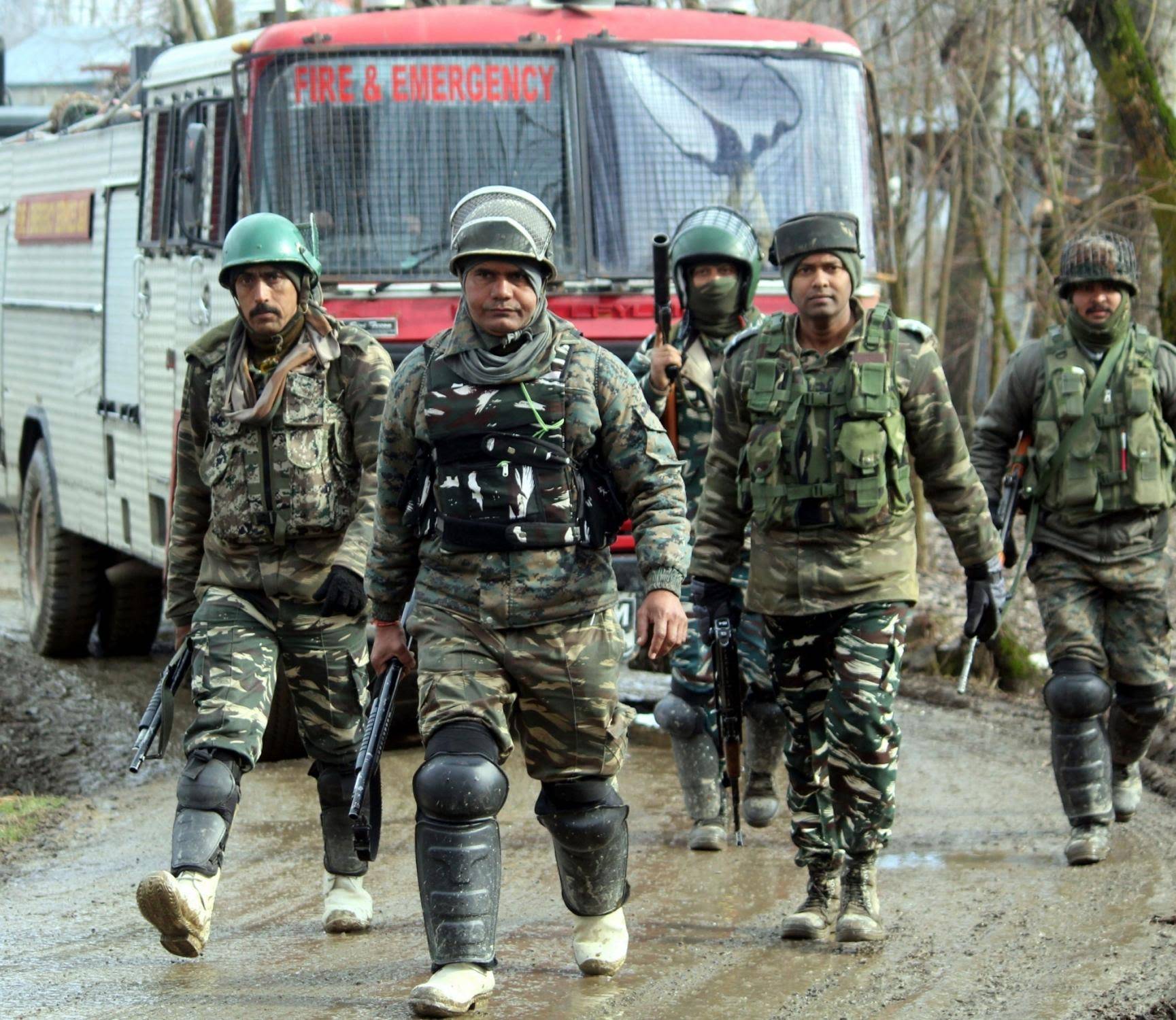 原创北部集结75万人,260架战机,印度还要增兵?美网友如此评论留言