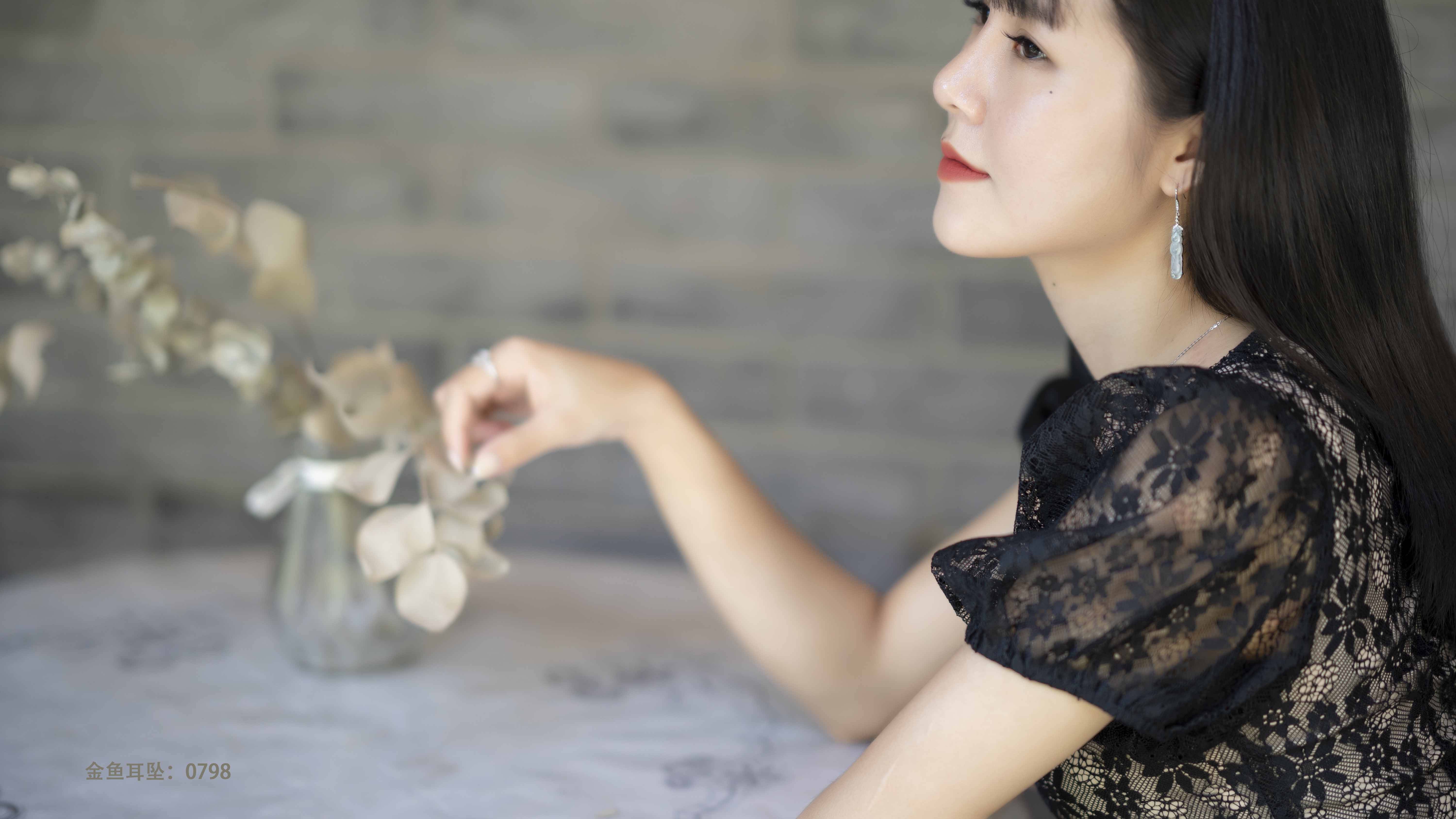 气质的女人这种自带女人气的首饰决定了一个女人的风情是大家闺秀还是