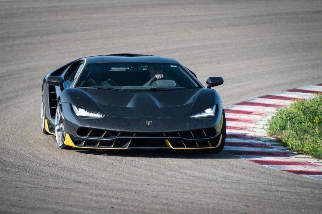 福利预告 | 超级跑车的终极版——兰博基尼centenario