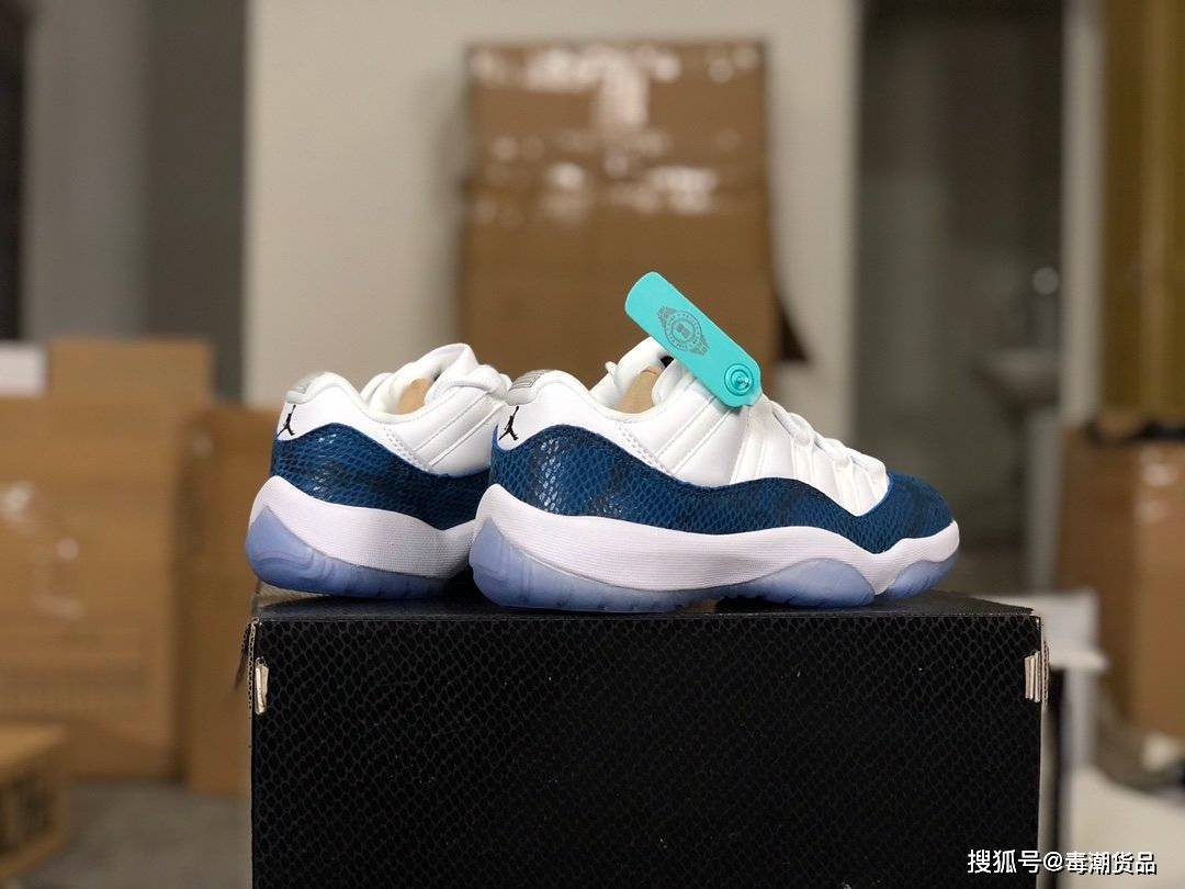 莆田最具质感的aj11蓝蛇,气垫碳板真实还原!_手机搜狐网