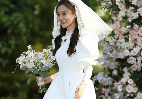 原创奔跑吧baby关晓彤等人穿婚纱唯独她与众不同偏心飞行嘉宾