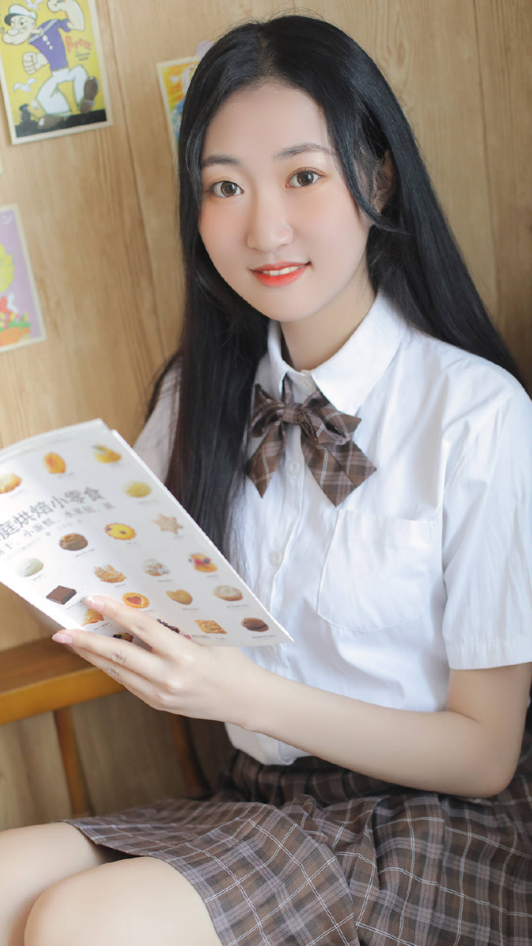 长发美女制服写真手机壁纸-搜狐大视野-搜狐新闻