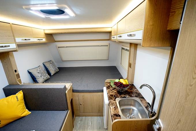 房车品牌新生力量谷雨房车de380lde420lde480l三款车型首发