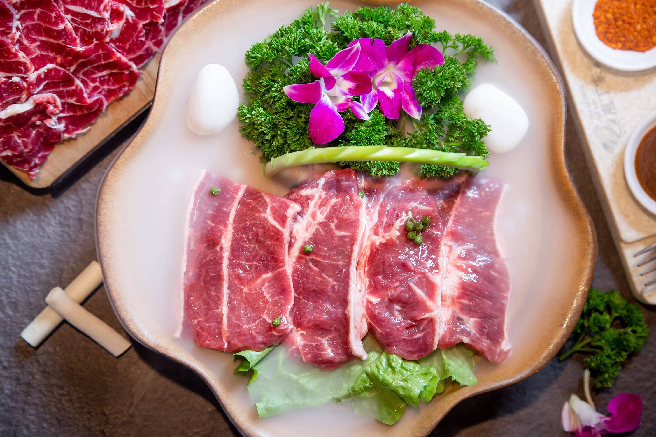 吃牛就到庖丁家,超鲜超嫩的水煮牛排get!