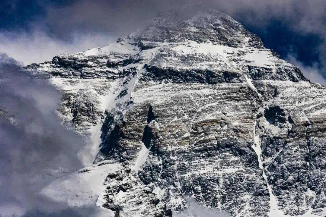 中国"刷新"珠峰高度,珠穆朗玛的魅力究竟有多大?