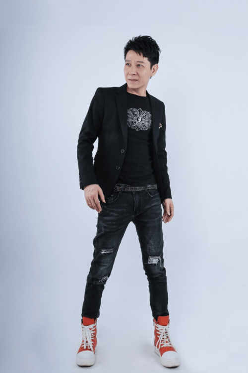 歌手朱卫明有缘无分上线诉说情侣间的错爱分手