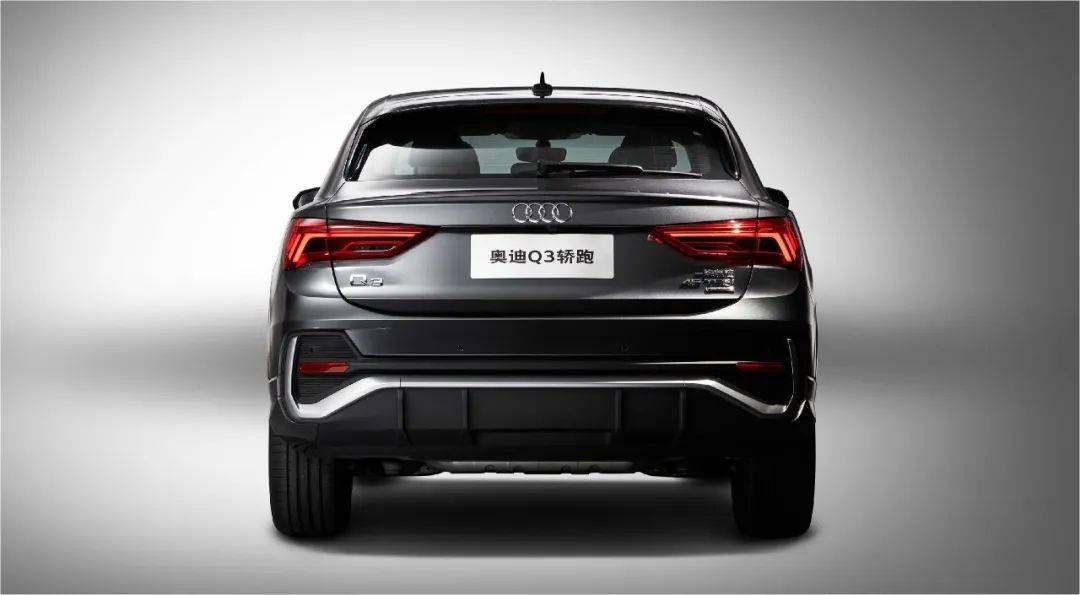 奥迪q3轿跑发布让感观觉醒的精神小伙
