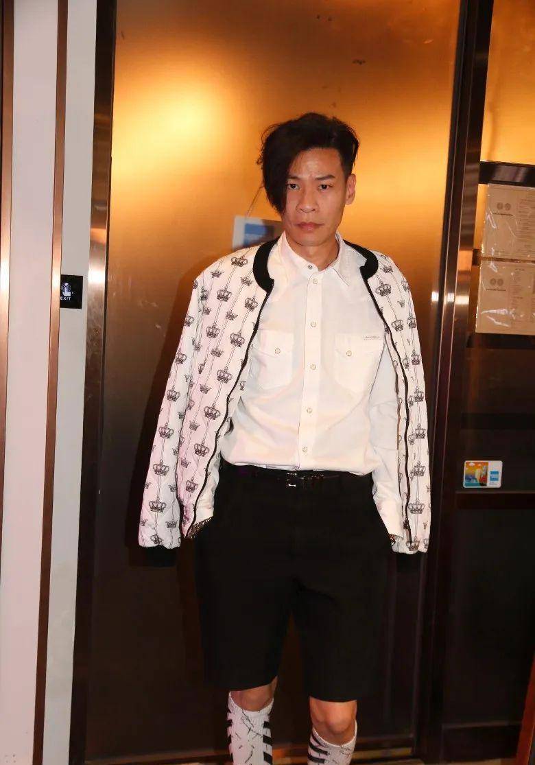 正印沈小姐称反遭威胁:他说他有精神病_邓智伟