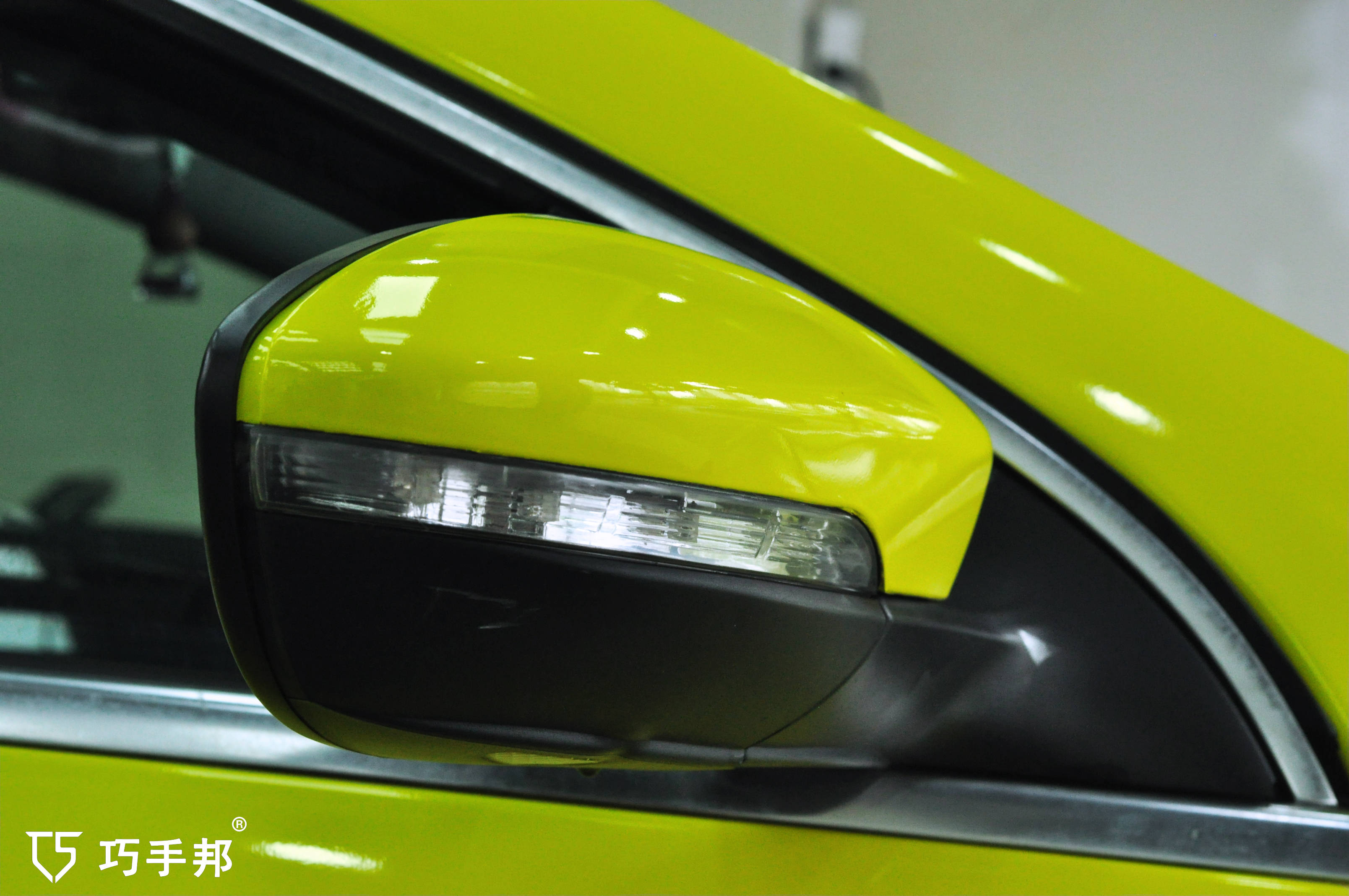 施工地址:广东省江门市建设二路114号施工门店:巧手邦汽车贴膜施工